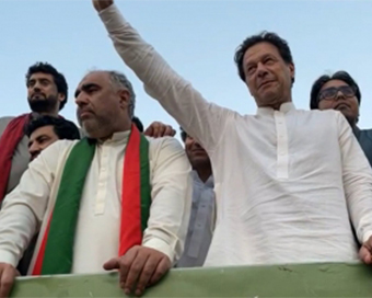 Azadi March ends as Imran Khan gives 6-day ultimatum to announce polls