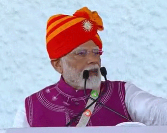 PM Modi Addressing a rally in Dahod in Gujarat.