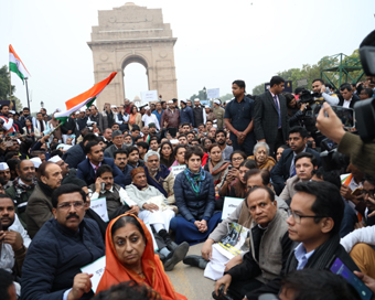 New Delhi: Congress workers led by party leaders Gaurav Gogoi, Ghulam Nabi Azad, KC Venugopal, AK Antony, Priyanka Gandhi Vadra, Ambika Soni, Sushmita Dev and Ahmed Patel, stage a sit-in demonstration against police crackdown on the students of Jamia