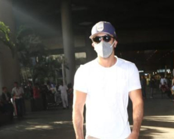 After Sunny Leone, Ranbir Kapoor spotted in mask amid coronavirus scare 